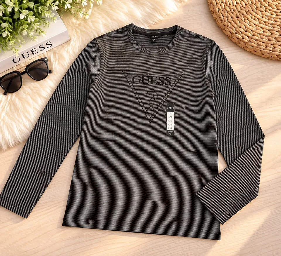 REMERA GUESS (foto 2)